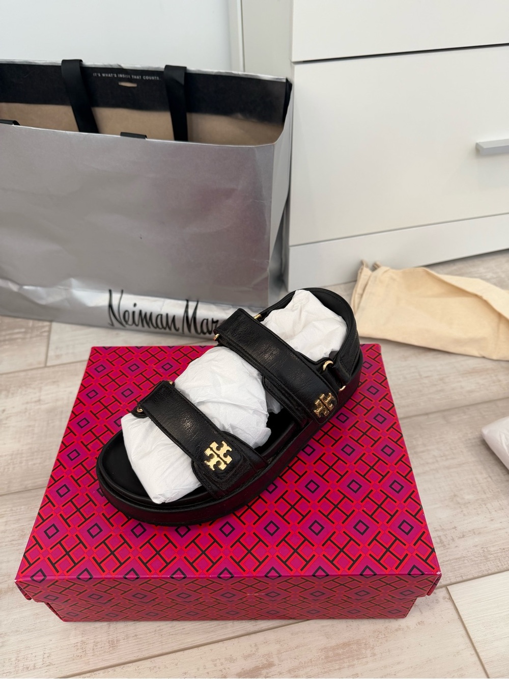 ‼️Tory burch Kira sport sandal size 7W!
